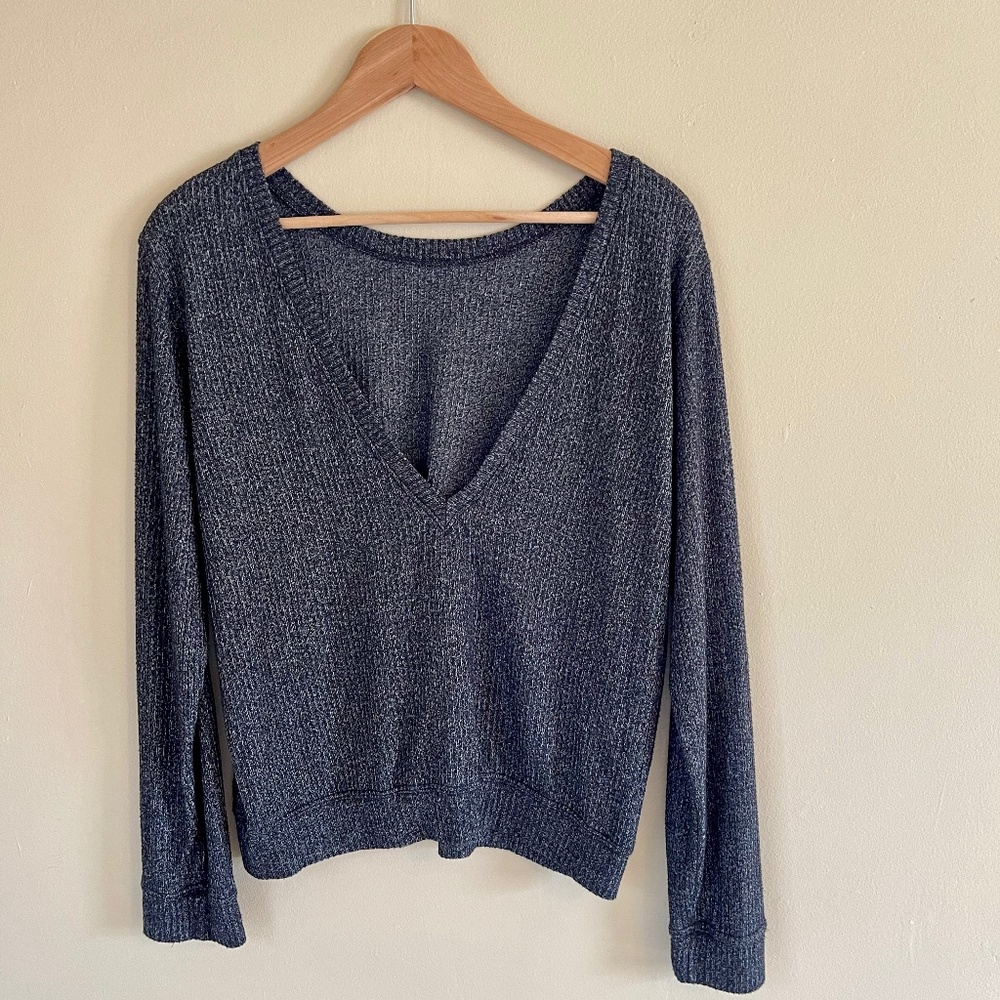 Joah Brown heathered charcoal grey S/M deep V neck cropped hi-low stretchy top